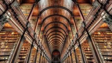 La biblioteca del Trinity College de Dublín, Irlanda.