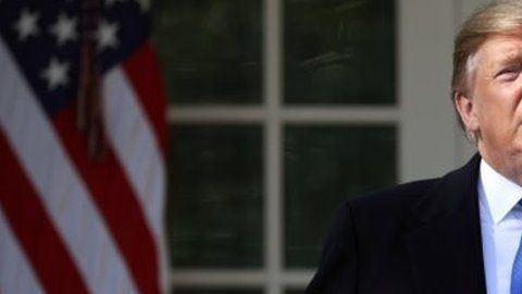 Trump dice que declara emergencia nacional porque hay una "invasión" de criminales y drogas.