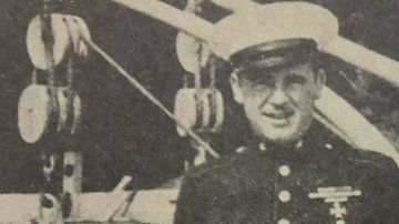 Esta foto, que aparece en una revista militar de 1950, es sorprendentemente semejante al meme del "novio distraído".