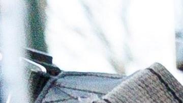 Emma Coronel busca evitar a la prensa.