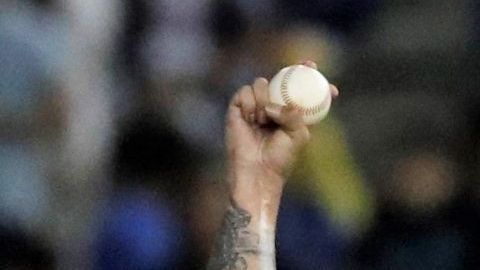 El pitcher mexicano Sergio Romo sigue abriéndose camino en las Mayores.