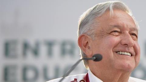 Andrés Manuel López Obrador bromeó en Twitter con el clásico Pumas vs. América