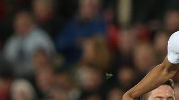 París Saint-Germain derrotó 0-2 al Manchester United en los octavos de ida