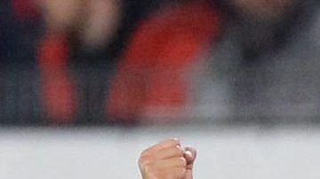 El mexicano Diego Lainez se estrenó como goleador del Real Betis en un partido de Europa League.