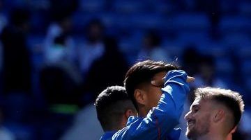 Los jugadores del Girona celebran la victoria de su equipo ante el Real Madrid.