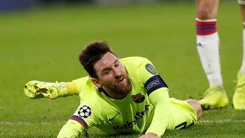 Lionel Messi fue constantemente frenado por la zaga del conjunto rival