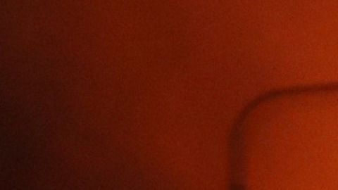 La policía de Colombia en el puente donde incendiaron la ayuda en la frontera entre Cúcuta y Venezuela.