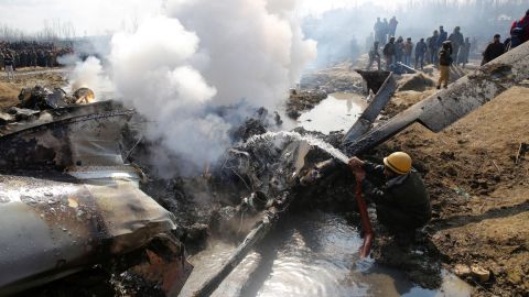 Avión de India que cayó en la Cachemira de ese país.