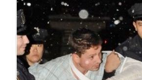 Allen y Derbyshire al ser arrestados en enero de 2017