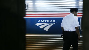 Las autoridades aún no han revelado la identidad de la víctima que fue atropellado por un tren de Amtrak a las 9:30 am.