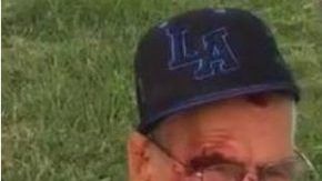 El anciano mexicano que reside legalmente en EE.UU. quedó tendido en la acera con heridas en el rostro y varias costillas rotas.