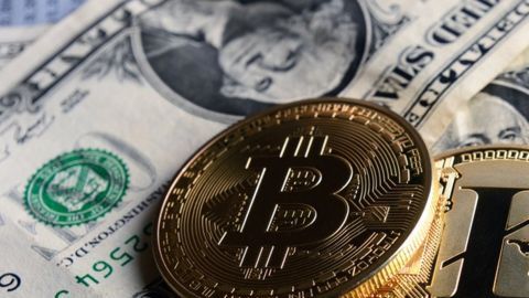 Hay varias formas de pasar del dinero en tu ordenador a tu cartera, pero no todas son fáciles.