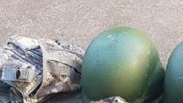 Diversos productos, además de armas, fueron hallados por autoridades.