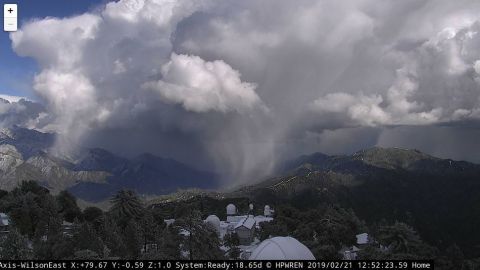 Espectaculares formaciones de nubes con granizo y nieve cayendo. en Mt Wilson.