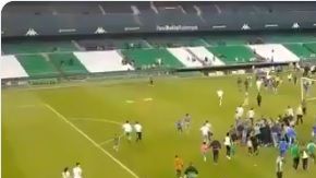 Una estampida humana invadió el estadio Benito Villamarín