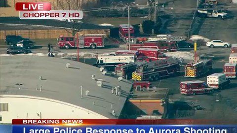 Fuerte presencia policial en el sitio del tiroteo en los suburbios de Chicago.