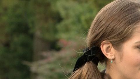 Lola Kirke y Gael García Bernal protagonizan la serie de Amazon "Mozart in the Jungle".