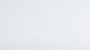 Un hombre en esquí por Seattle por la tormenta Maya.