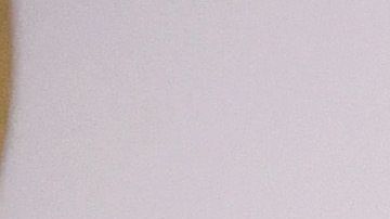 Claudia Brant recibe su Grammy, mayor premio de la música a nivel internacional.