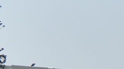 Según los últimos datos publicados por Facebook la semana pasada, la empresa ya cuenta con 2.320 millones de usuarios en el mundo; alrededor de un tercio de la humanidad. En la foto un poster en Bangalore, India.