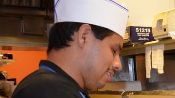 Los trabajadores de medio tiempo no reciben los beneficios de aquellos que trabajan tiempo completo.