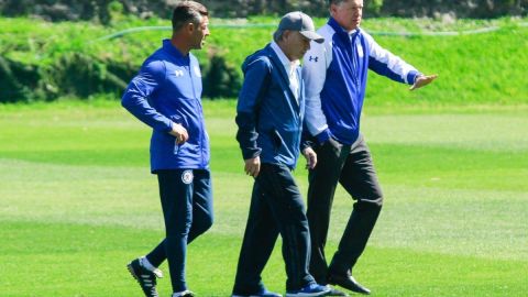 Pedro Caixinha y Ricardo Peláez fueron 'aplacados' por el presidente de Cruz Azul Guillermo Álvarez.