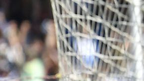 Carlos González festeja su gol al América. Los Pumas de la UNAM se llevaron el Clásico.