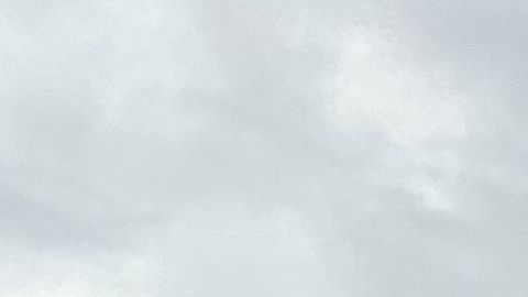 Emily Martínez le toma una foto a su esposo Josué Tirado.