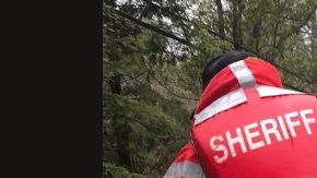 La creciente del caudal del río Russian inundó todas las vías de acceso a la ciudad de Guerneville.