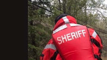 La creciente del caudal del río Russian inundó todas las vías de acceso a la ciudad de Guerneville.