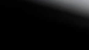 Messi sólo necesita un balón y una botella para hacer gala de sus habilidades.