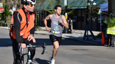 Mizael Carrera aspira a clasificar a los Panamericanos, aquí en una carrera de Chicago. (Javier Quiroz / La Raza)