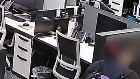 La mujer se encontraba realizando labores de limpieza en una oficina en Irvine a la 1:20 a.m.