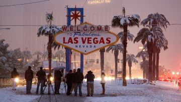 La nieve en Las Vegas es un raro fenómeno que se presenta sólo durante algunas temporadas invernales como en el 2008 cuando esta foto fue capturada.
