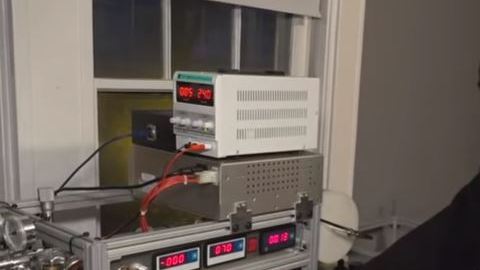 Los padres de Jackson invirtieron $10,000 dólares en este proyecto.