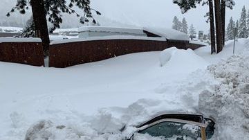 Las autoridades recordaron la importancia de sacar los autos de las áreas de remoción de nieve y tener cuidado al usar vehículos durante los principales eventos de nieve.