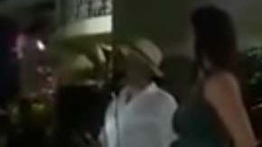 La escena fue grabada en una fiesta en Venezuela.