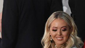 Tiffany Trump antes del comienzo del discurso de su padre en el Congreso.