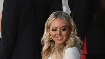 Tiffany Trump antes del comienzo del discurso de su padre en el Congreso.