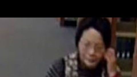 La madre busca novias.