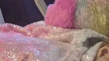 Una pequeña de dos años afectada por cáncer de ovario.