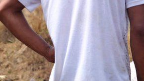 Los "huachicoleros" son las personas que se dedican al robo y comercio de combustibles, principalmente gasolina.