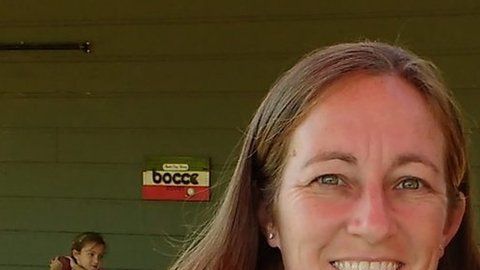 Laura y Brad Barrett tienen dos hijas pequeñas y viven en Virginia.