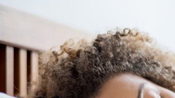 Mucha gente espera el fin de semana para compensar esa falta de sueño durmiendo más de lo habitual.