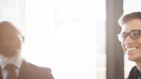 Melcher desarrolló la estrategia del "crecimiento paralelo" para avanzar.