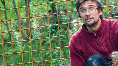 Prasek había comprado al león en 2016 y le construyó una jaula en su casa.