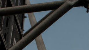 Juan Guaidió saluda a sus simpatizantes en Caracas.