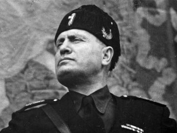 Mussolini fundó los "Fasci italiani di combattimento" en 1919.