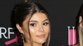 La actriz Lori Loughlin con sus hijas.