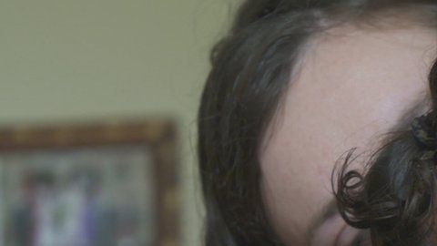 Sólo 500 personas en el mundo padecen la condición de Anya.